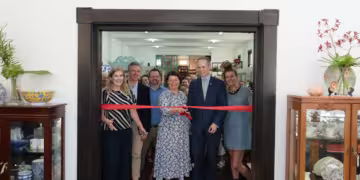 Lifeline H2H Sydney Open New  Lifeline Shop in Northbridge