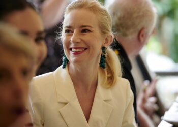 Taking On Misogyny and the Political  Establishment