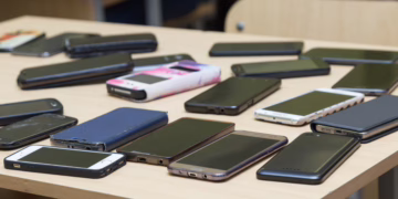 North Sydney turns old phones into lifelines  for domestic  violence survivors