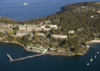 Mosman Residents Rally Over HMAS Penguin Divestment