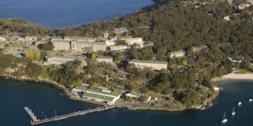 Mosman Residents Rally Over HMAS Penguin Divestment